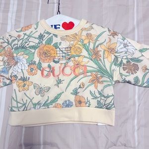 Authentic Gucci kids sweatshirt , Size 5 ,